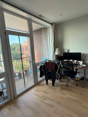 2105 W Caton Street 302, Chicago, IL 60647