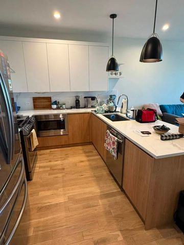 2105 W Caton Street 302, Chicago, IL 60647