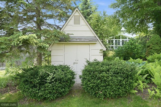 1426 Colleen Avenue, Arden Hills, MN 55112