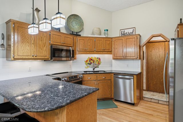 1426 Colleen Avenue, Arden Hills, MN 55112