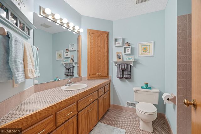 1426 Colleen Avenue, Arden Hills, MN 55112