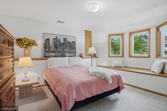 1426 Colleen Avenue, Arden Hills, MN 55112