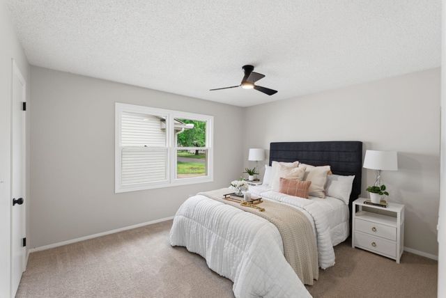 442 N Hickory Ln, Valley Center, KS 67147