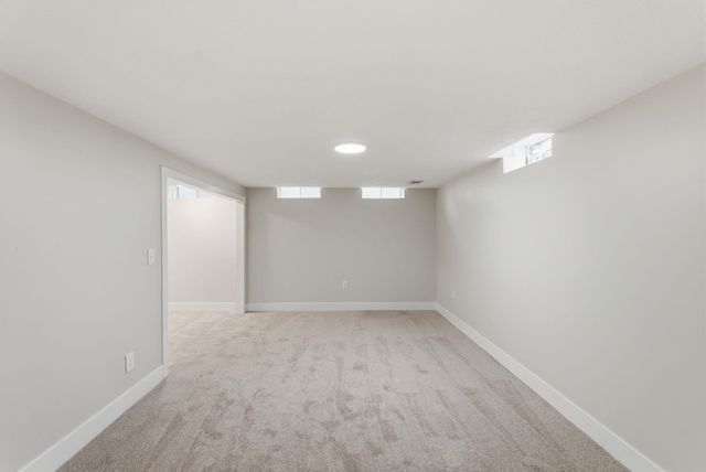 442 N Hickory Ln, Valley Center, KS 67147