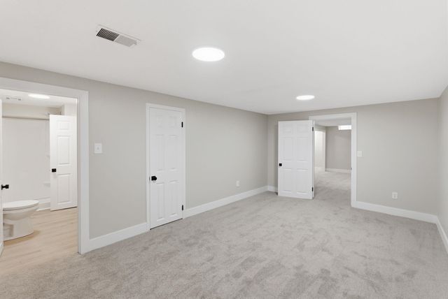442 N Hickory Ln, Valley Center, KS 67147