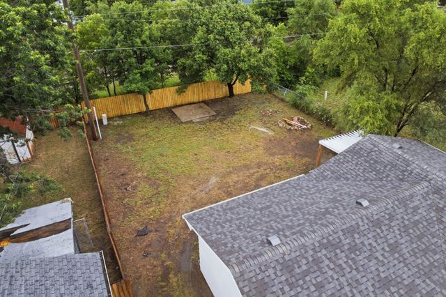 442 N Hickory Ln, Valley Center, KS 67147