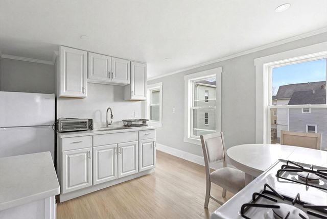 81 Ward St, Worcester, MA 01610
