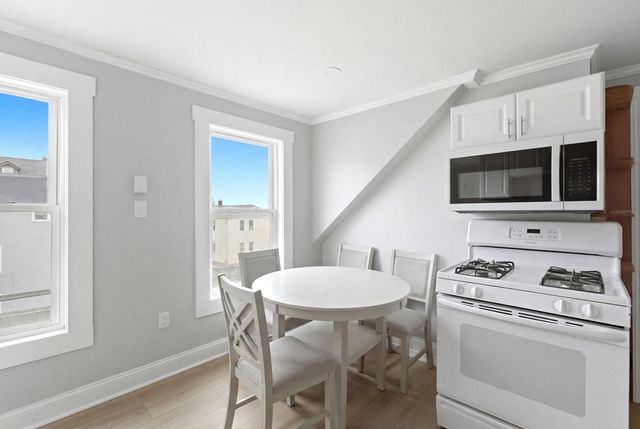 81 Ward St, Worcester, MA 01610