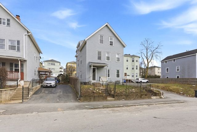 81 Ward St, Worcester, MA 01610