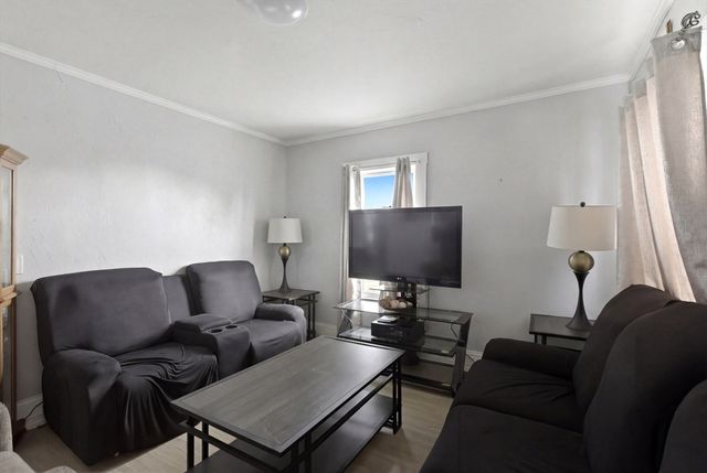 81 Ward St, Worcester, MA 01610