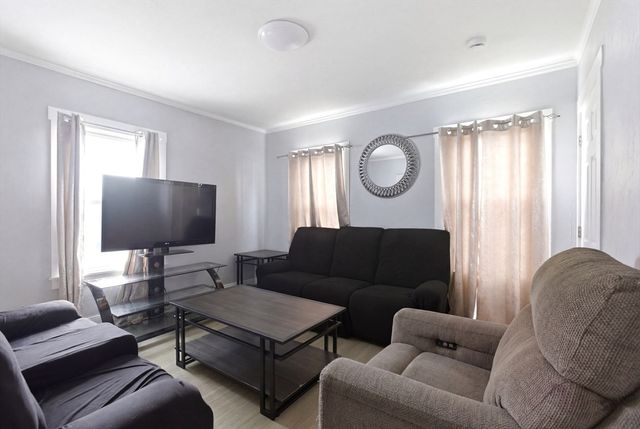 81 Ward St, Worcester, MA 01610