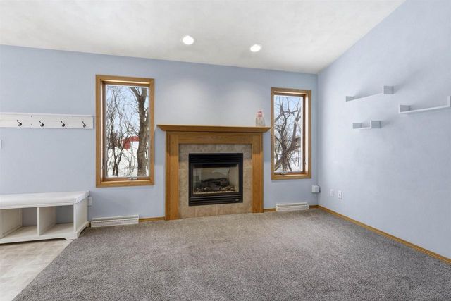 2294 MEADOW HEIGHTS CIRCLE, Neenah, WI 54956