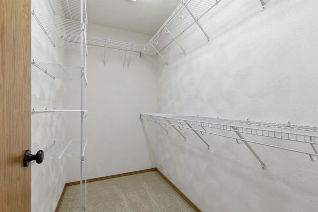 2294 MEADOW HEIGHTS CIRCLE, Neenah, WI 54956