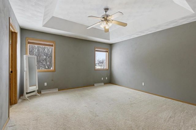 2294 MEADOW HEIGHTS CIRCLE, Neenah, WI 54956