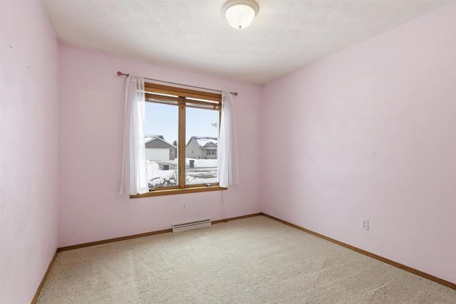 2294 MEADOW HEIGHTS CIRCLE, Neenah, WI 54956