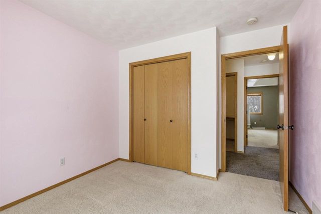 2294 MEADOW HEIGHTS CIRCLE, Neenah, WI 54956