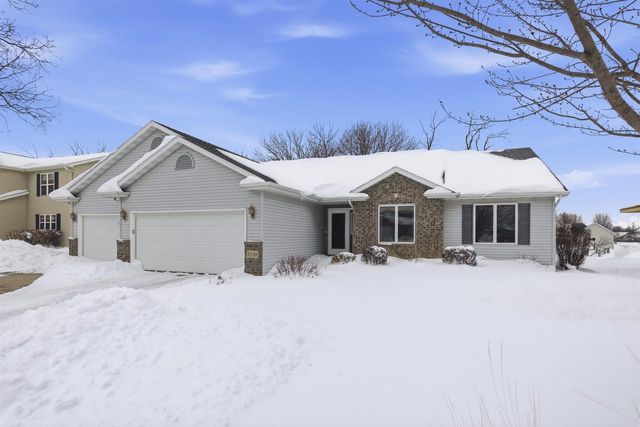 2294 MEADOW HEIGHTS CIRCLE, Neenah, WI 54956