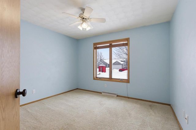 2294 MEADOW HEIGHTS CIRCLE, Neenah, WI 54956