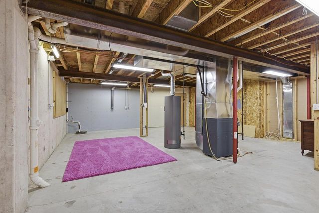 2294 MEADOW HEIGHTS CIRCLE, Neenah, WI 54956