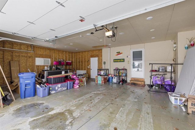 2294 MEADOW HEIGHTS CIRCLE, Neenah, WI 54956