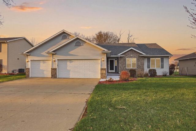 2294 MEADOW HEIGHTS CIRCLE, Neenah, WI 54956