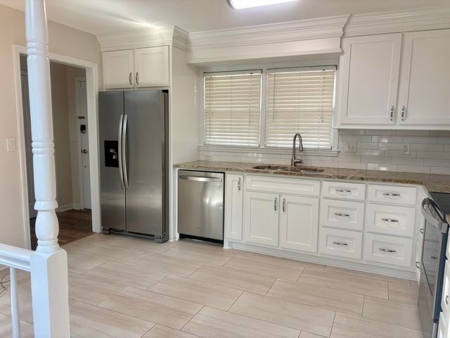 7623 Rosin Drive, North Charleston, SC 29418