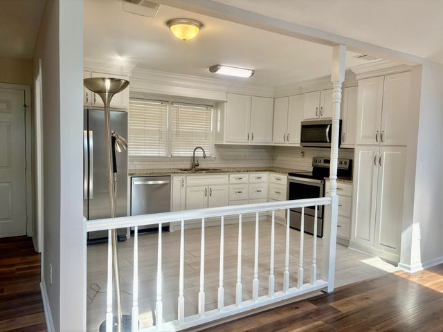 7623 Rosin Drive, North Charleston, SC 29418