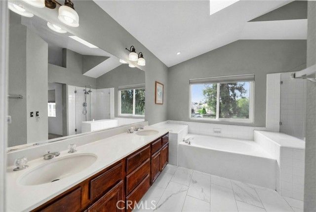 39317 Via Sonrisa, Murrieta, CA 92593