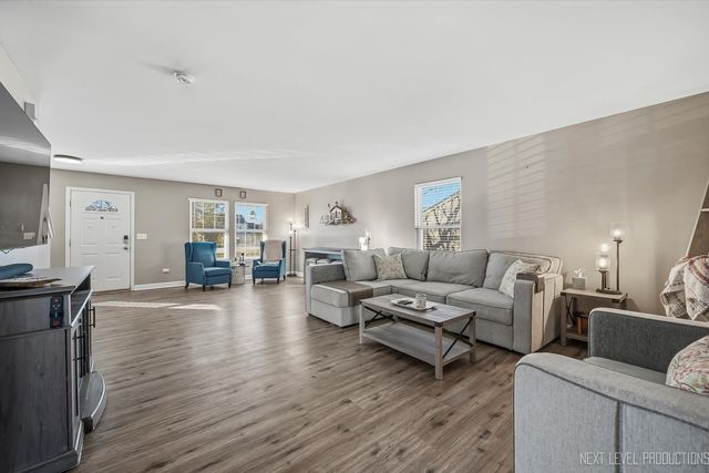 1038 Veteran Avenue, Elburn, IL 60119