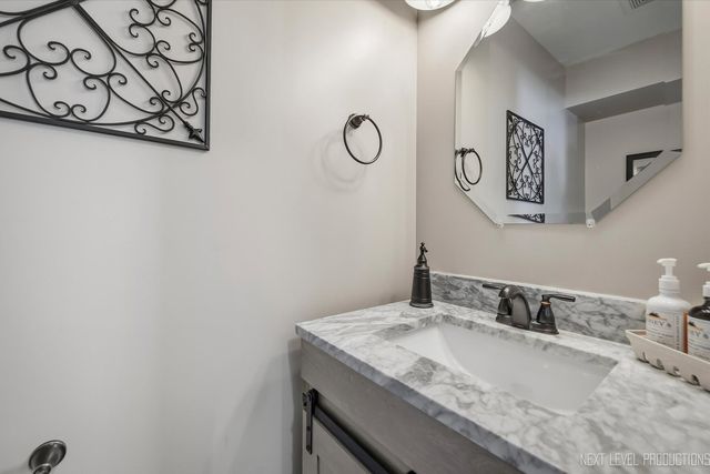 1038 Veteran Avenue, Elburn, IL 60119