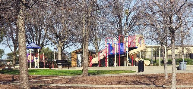 3350 Black Oak Dr, Rocklin, CA 95765