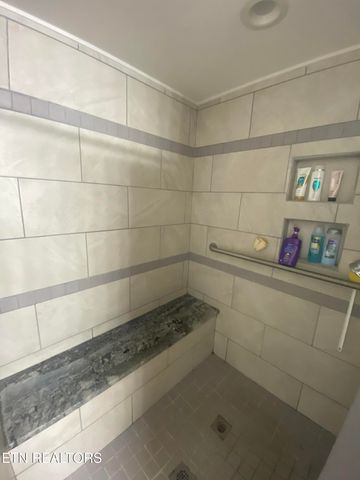 425 Lake Harbor Drive, Kingston, TN 37763