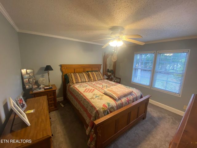 425 Lake Harbor Drive, Kingston, TN 37763