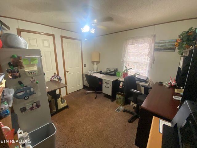 425 Lake Harbor Drive, Kingston, TN 37763