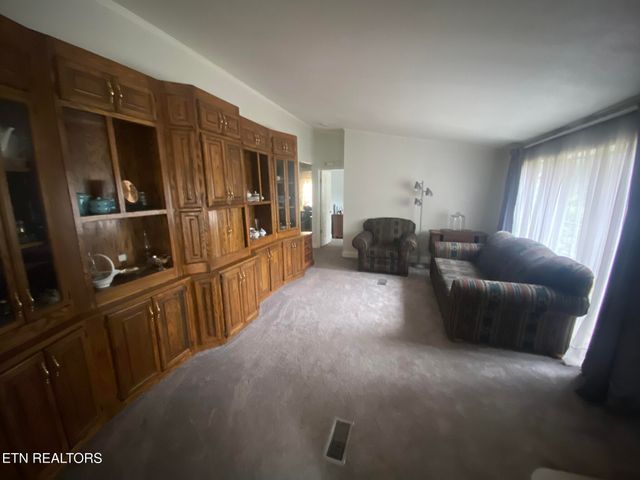 425 Lake Harbor Drive, Kingston, TN 37763