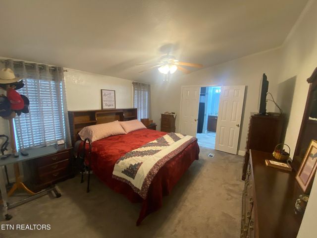 425 Lake Harbor Drive, Kingston, TN 37763