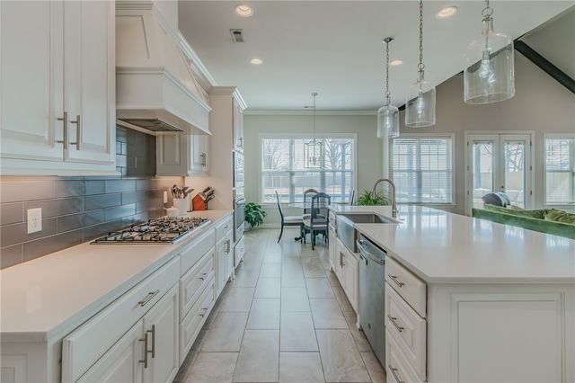 605 Stone Ridge Street, Lowell, AR 72745