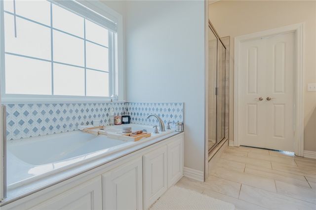 605 Stone Ridge Street, Lowell, AR 72745