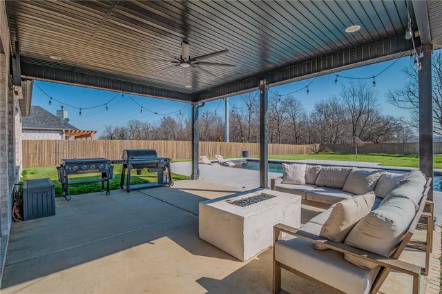 605 Stone Ridge Street, Lowell, AR 72745