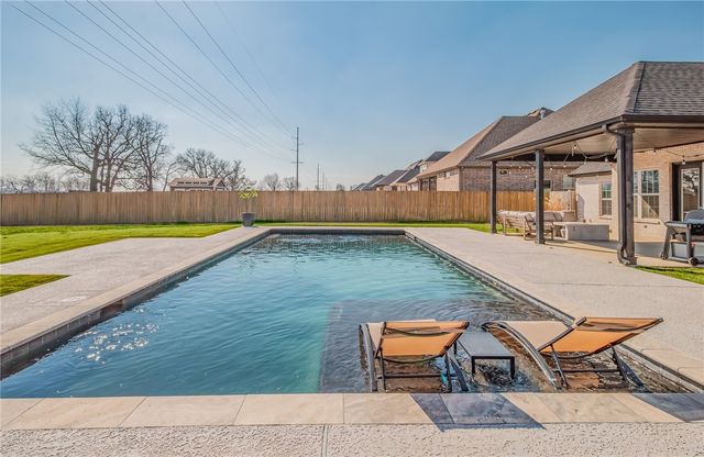 605 Stone Ridge Street, Lowell, AR 72745