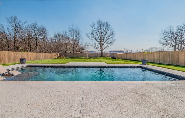 605 Stone Ridge Street, Lowell, AR 72745