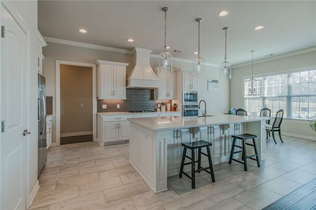 605 Stone Ridge Street, Lowell, AR 72745