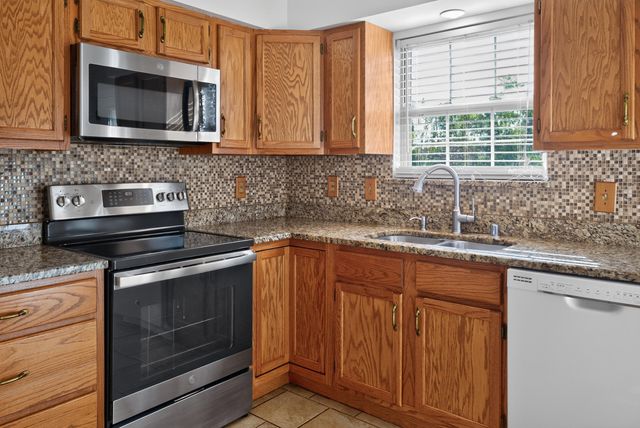 3253 Royal Troon Road, Lexington, KY 40509