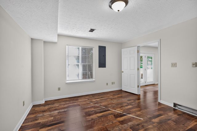 3253 Royal Troon Road, Lexington, KY 40509