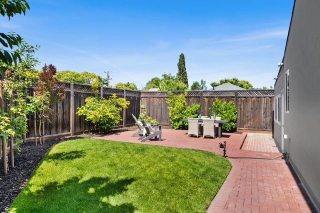 23 Meadow Lane, Redwood City, CA 94063