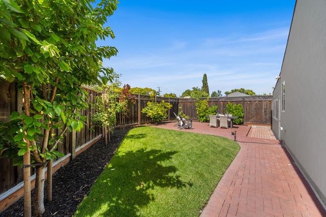 23 Meadow Lane, Redwood City, CA 94063