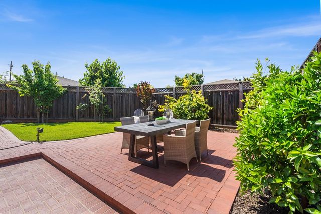 23 Meadow Lane, Redwood City, CA 94063