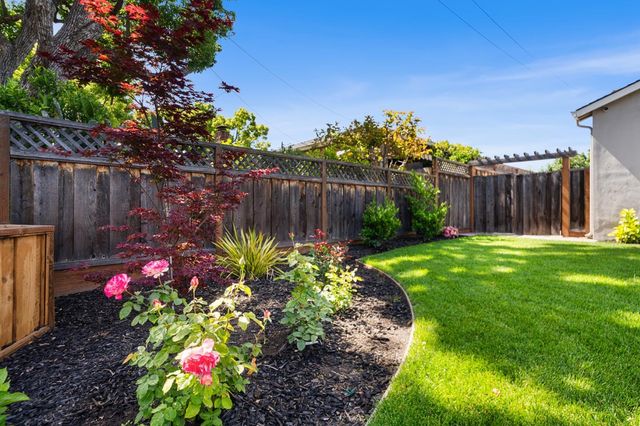23 Meadow Lane, Redwood City, CA 94063