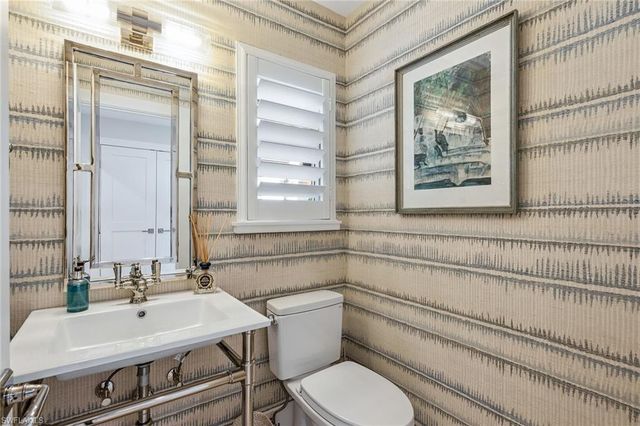 35 Grey Wing PT, Naples, FL 34113