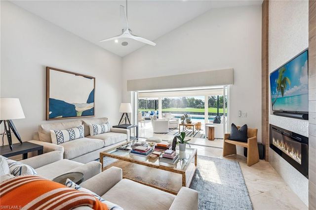 35 Grey Wing PT, Naples, FL 34113